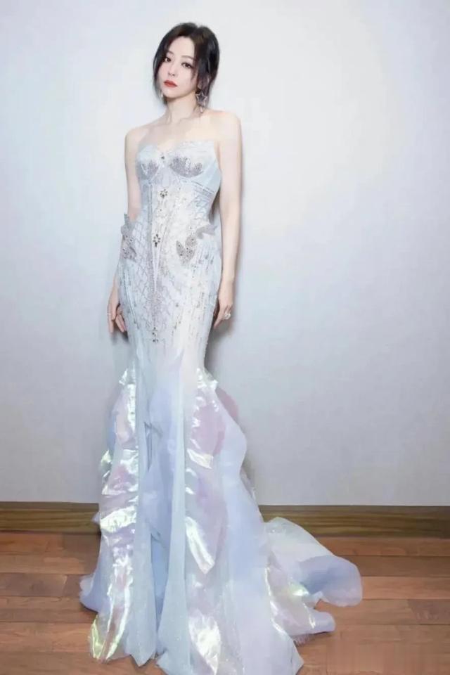 张靓颖丨原来这么有料,皮肤好白,吹弹可破!