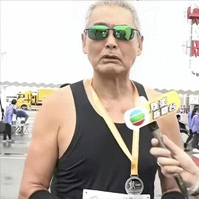 吃相太难看!未见捐款、登台捞金,屡教不改的周润发终究难逃恶果