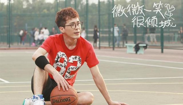 爸爸亿万资产,妈妈是知名演员,他却跑龙套14年,34岁终成实力派