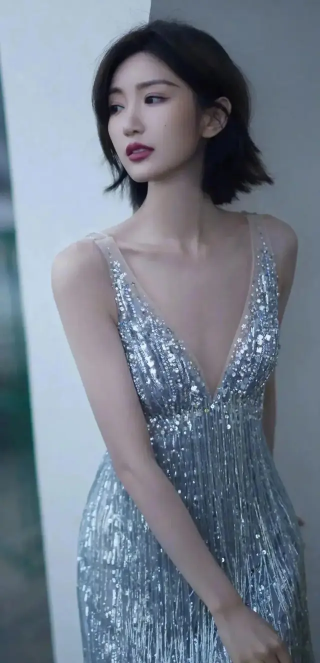 一路逆袭的坚强女孩-毛晓彤