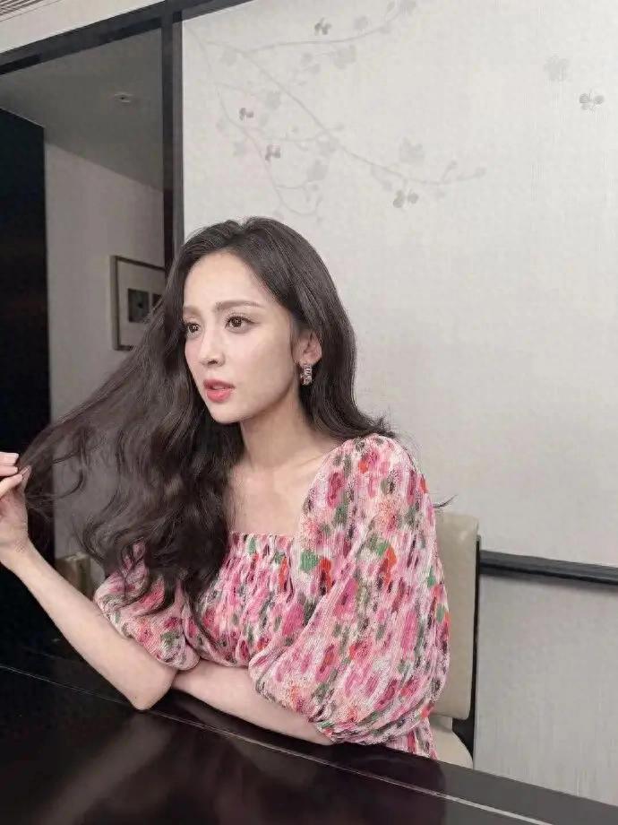 娜扎直播花絮：人间富贵花，一眼万年！