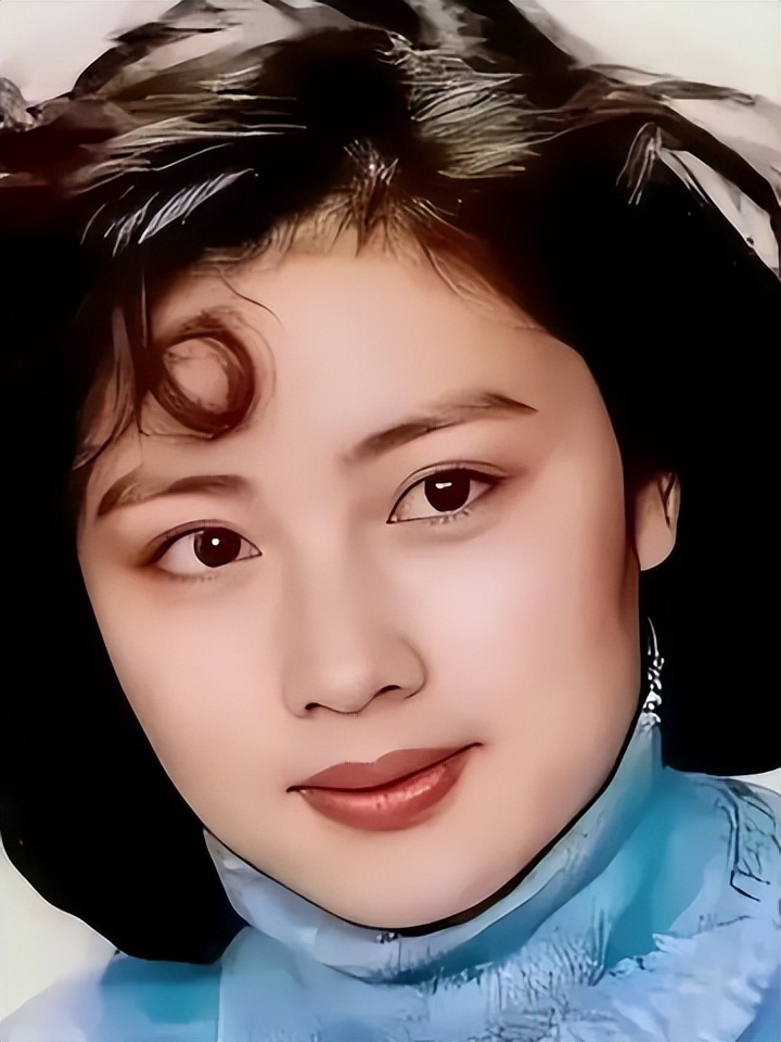 一婚嫁祝延平，二婚嫁杜志国，离婚后69岁的赵娜有钱有儿子陪伴