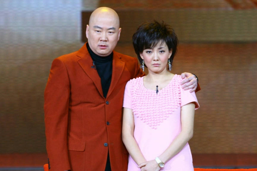 牛莉：从春晚顶流到“科技脸”过客，一个中年女演员的审美迷途