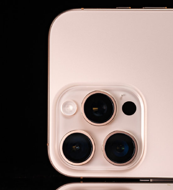 iOS26亮点多多,超大杯旗舰怎么选?OPPO苹果vivo对决,全面解析