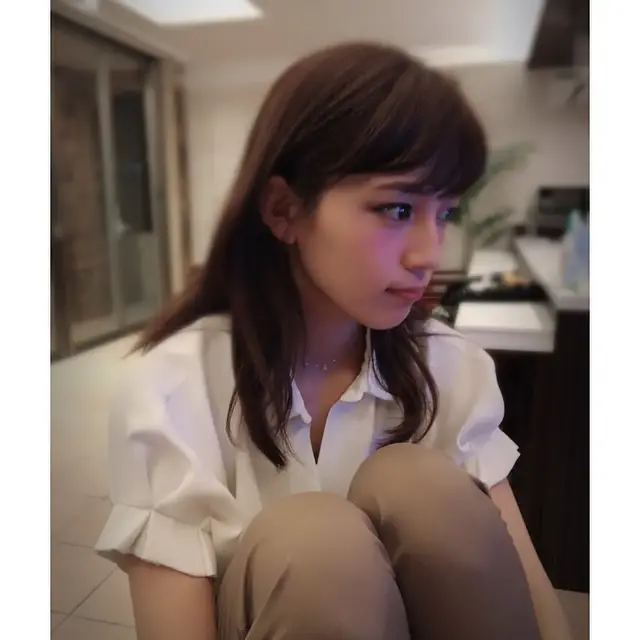 川口春奈:她是日本超典型的日本美少女 大眼圆脸,身材火辣辣