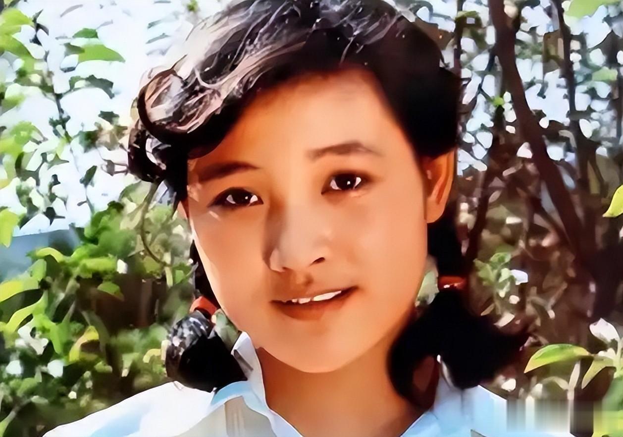 让春晚导演给全国观众道歉,入美国籍后却回国捞金,谁给她的底气