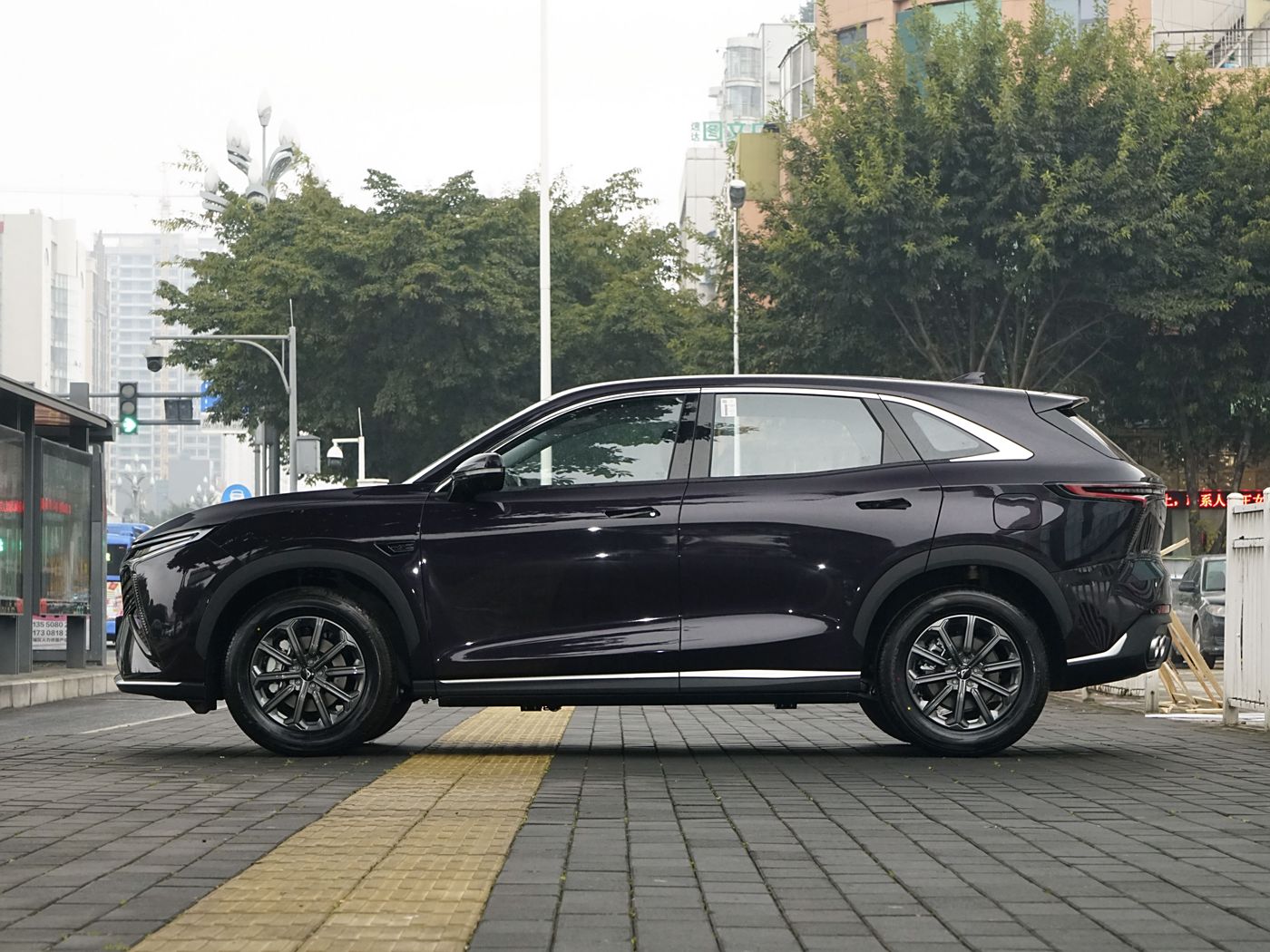 全新中型SUV可选七座布局，一口价7.89万起！外观动感轴距超2米8