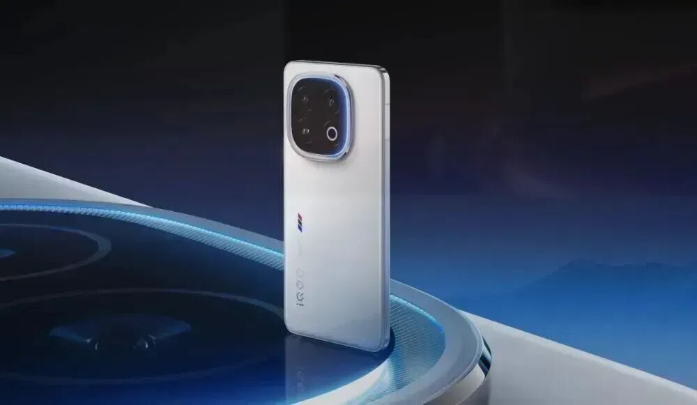 曝iQOO 15搭载骁龙8E5电竞双芯平台,标配2K三星屏