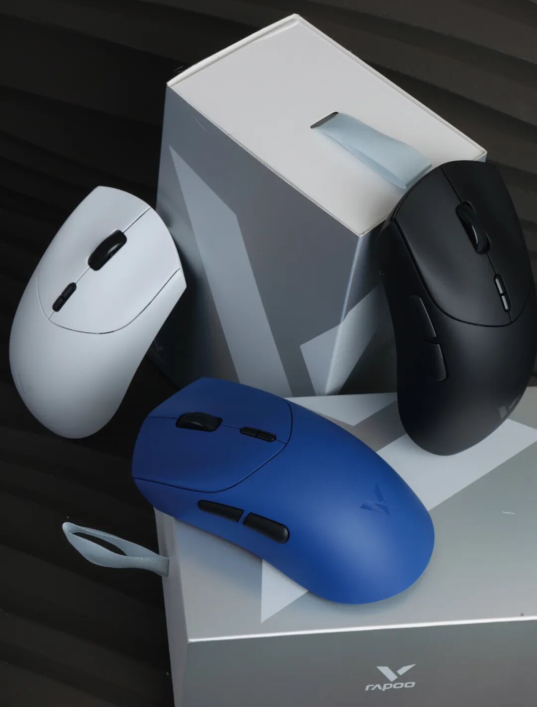 提升全面,右手对称鼠标新标杆!体验雷柏VT7系列双模双高速游戏鼠标