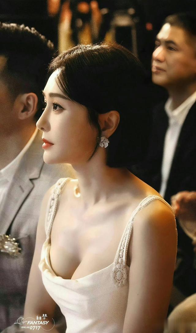 秦岚美的让人心跳加速