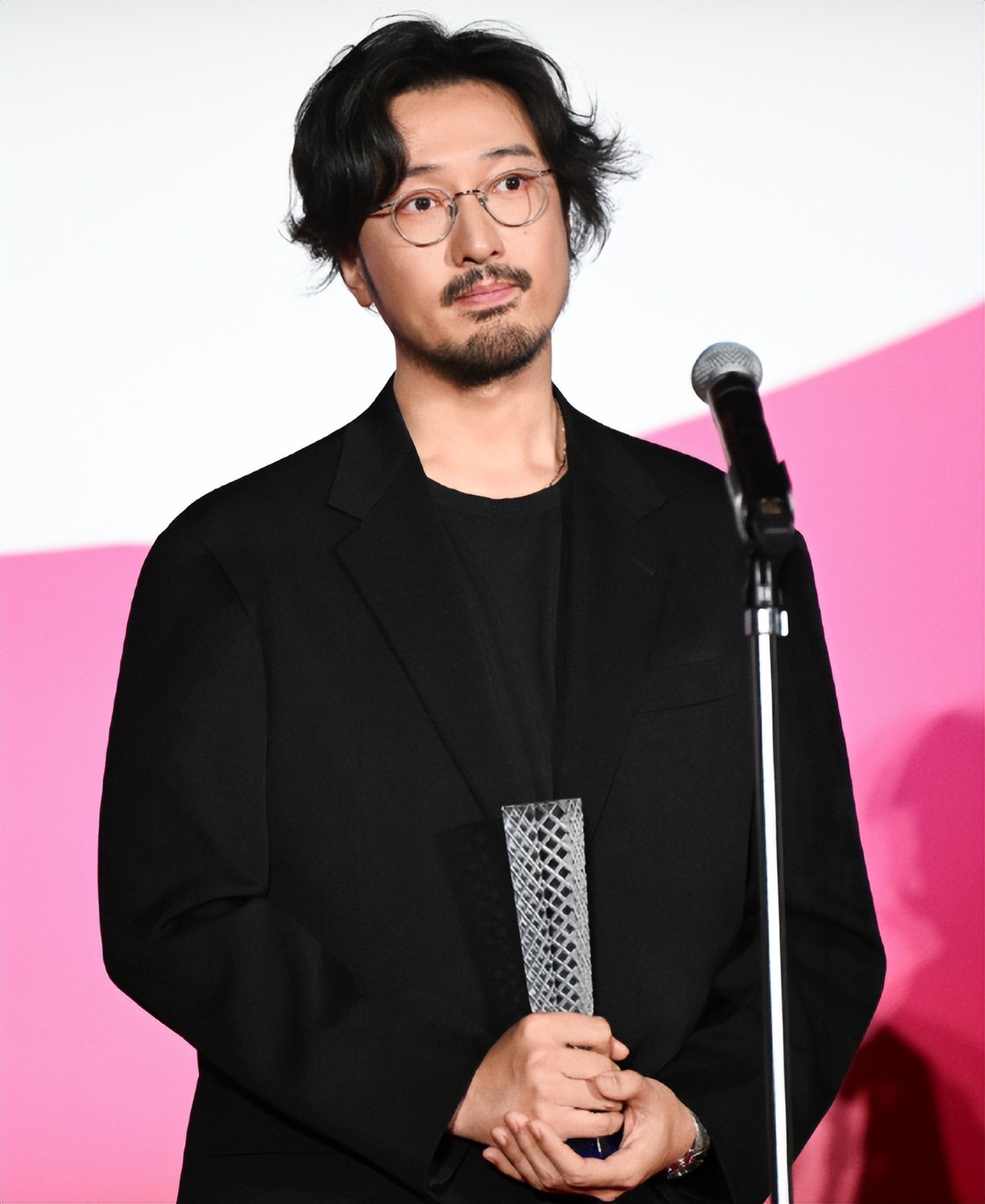 都是有仇必报的女人，白百何和《春树》主创正面开撕，王传君实惨