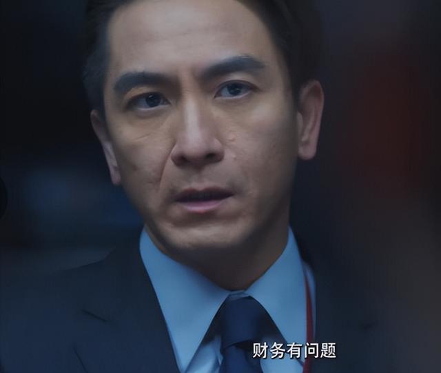 《执法者们》首播好评如潮,连追4集,我想说:港剧要出黑马了