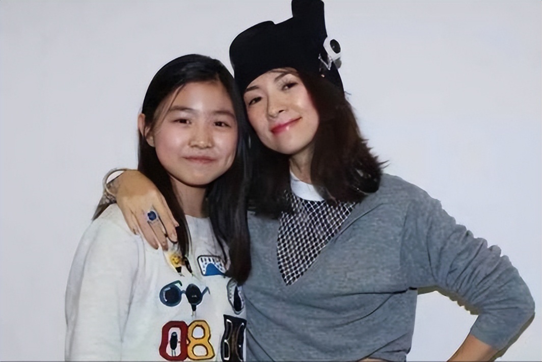 善恶终有报!她与亲妈撇清关系却和后妈亲近,谁对孩子好一目了然