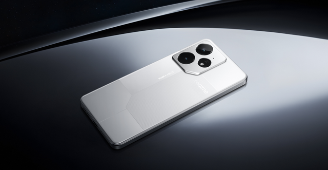 2025 年最值得入手的五款直屏手机，512G价格“雪崩”，用五年不换