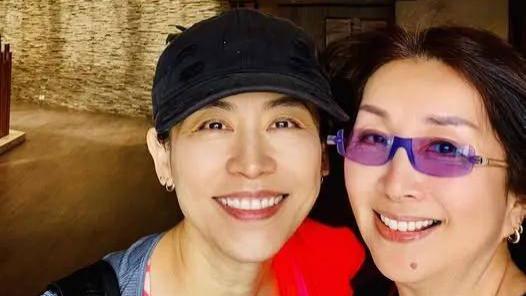 TVB前女星与宣萱叙旧，保养得宜被指像姐妹，至今未透露孩子生父