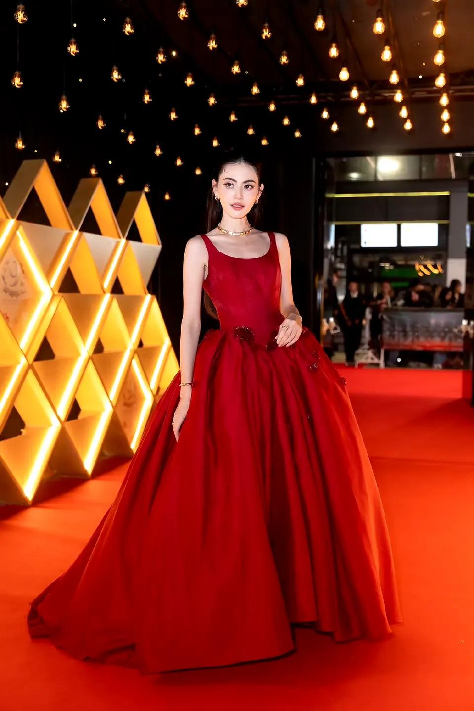 泰星Mai讲述婚后一个月生活，最近2年肯定不会要孩子，先专注工作