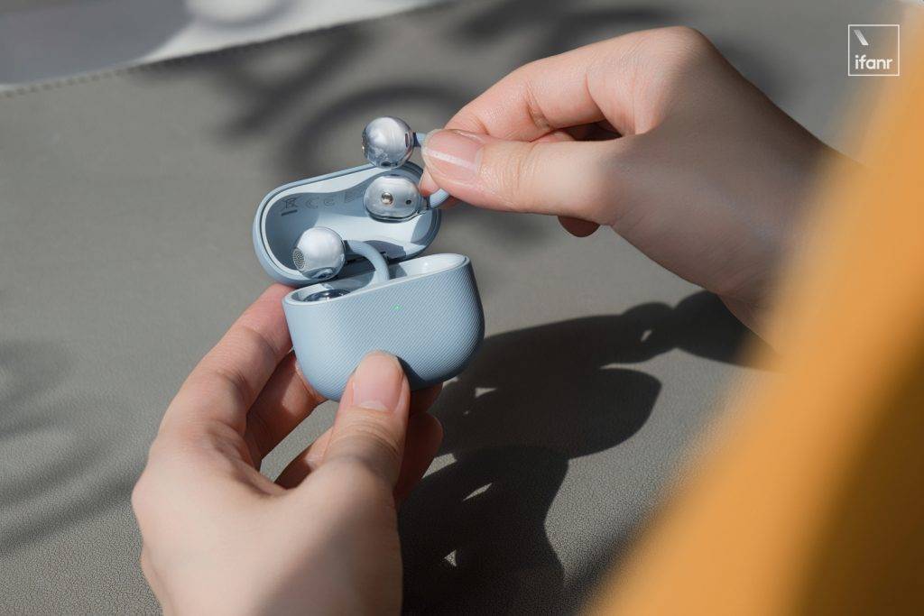 华为FreeClip 2 耳夹耳机：让「戴着不摘」成为新的使用习惯