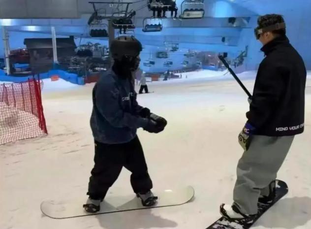 有其父必有其子？谢霆锋的偏心已暴露无疑，孩子终究成为牺牲品