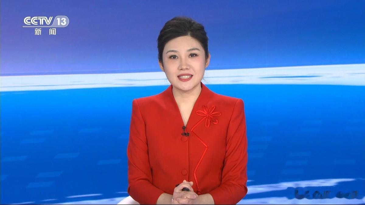 央视后起之秀郑子可，气质出众能力卓绝，关键是家庭环境也给力