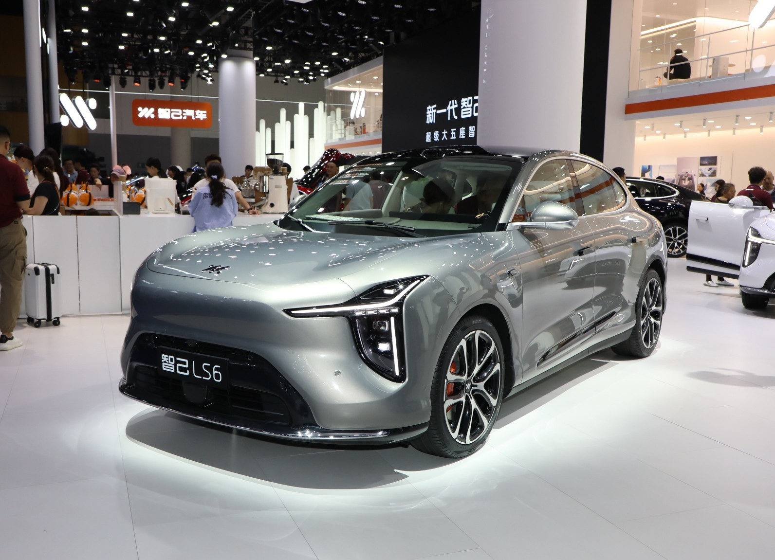 全新中大型SUV上市！不足20起可选增程/纯电动力，综合续航1500Km