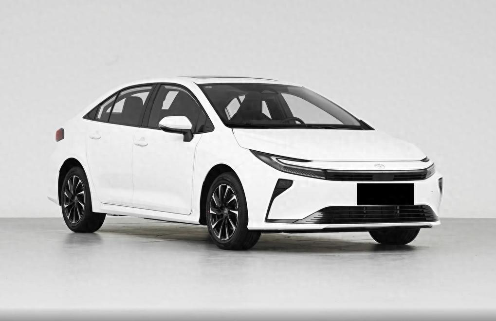 提供三种动力系统,新款热度不高,2026款卡罗拉现在究竟怎么了?