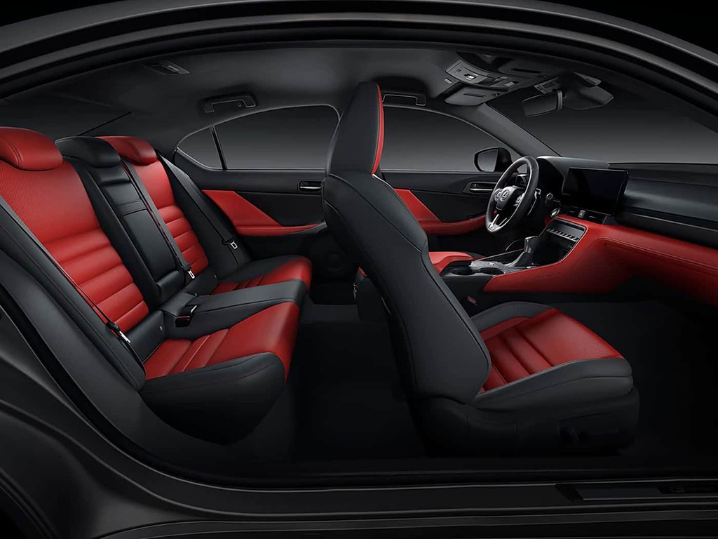 这不凯美瑞前脸吗？新款雷克萨斯IS官图发布，国内或再次无缘引进