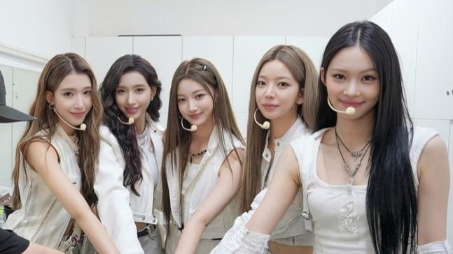 韩媒：李秀满打造的女团，登上央视音乐节目舞台