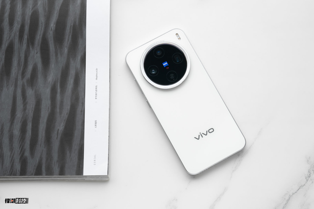 去年5000的手機現在2000多，這些手機真的跌瘋了