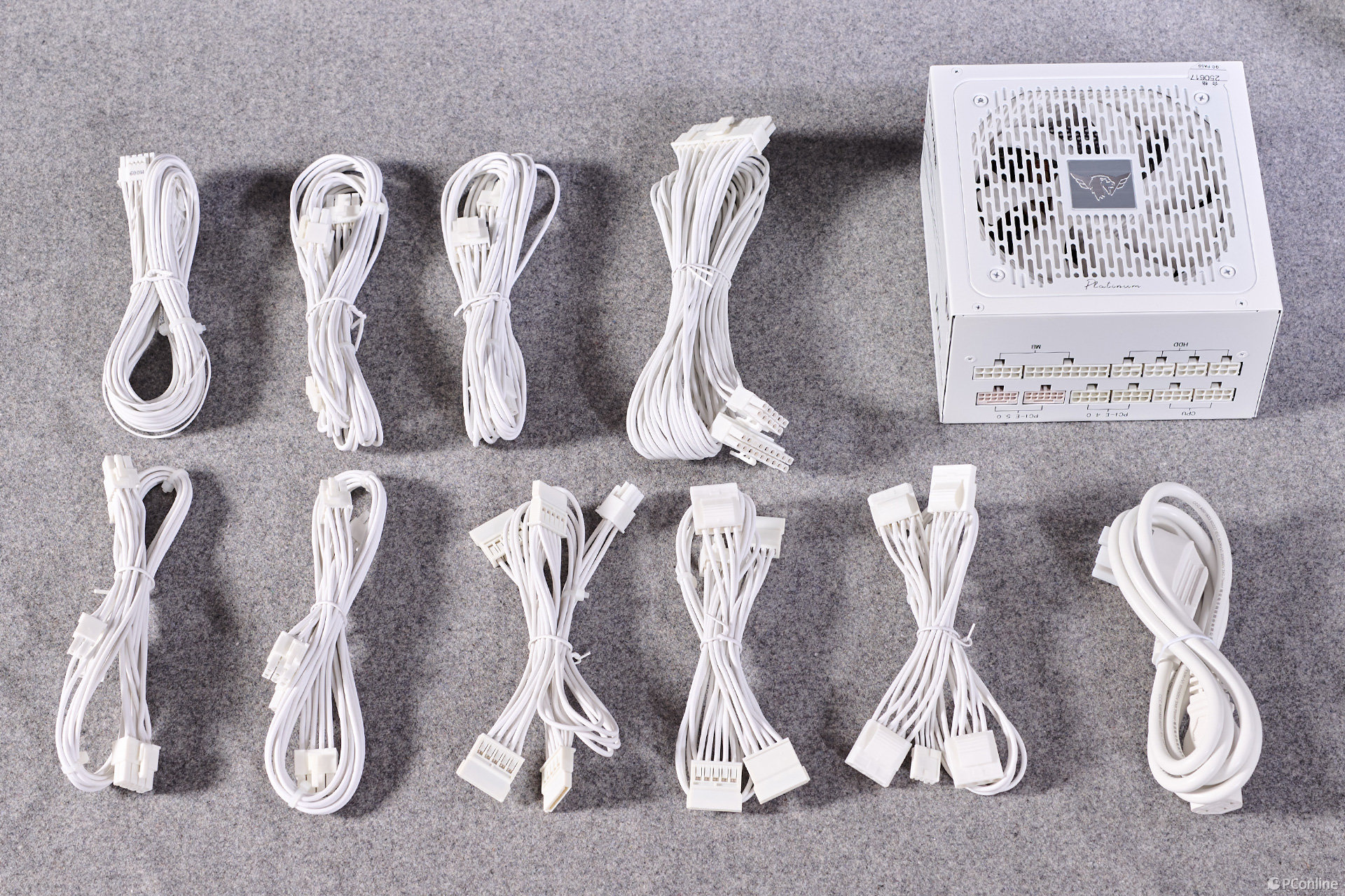 航嘉MVP P1200電源：硬核性能，電競之魂