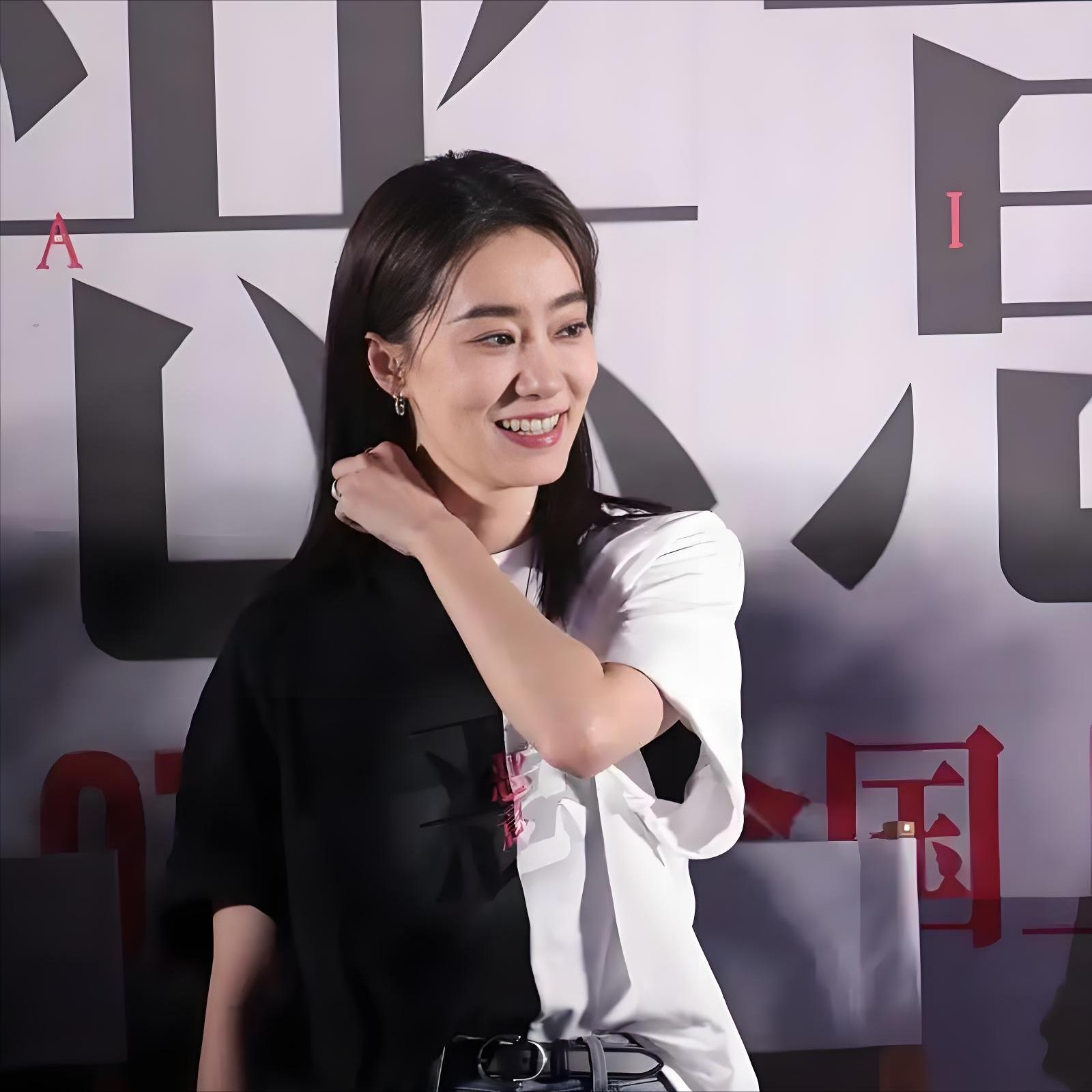 事实证明，吃完贾玲“红利”的张小斐，如今又回到了她的“怪圈”