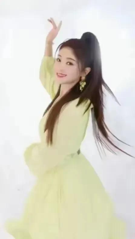 玖月奇迹王小玮惊艳众人?这穿搭绝了!