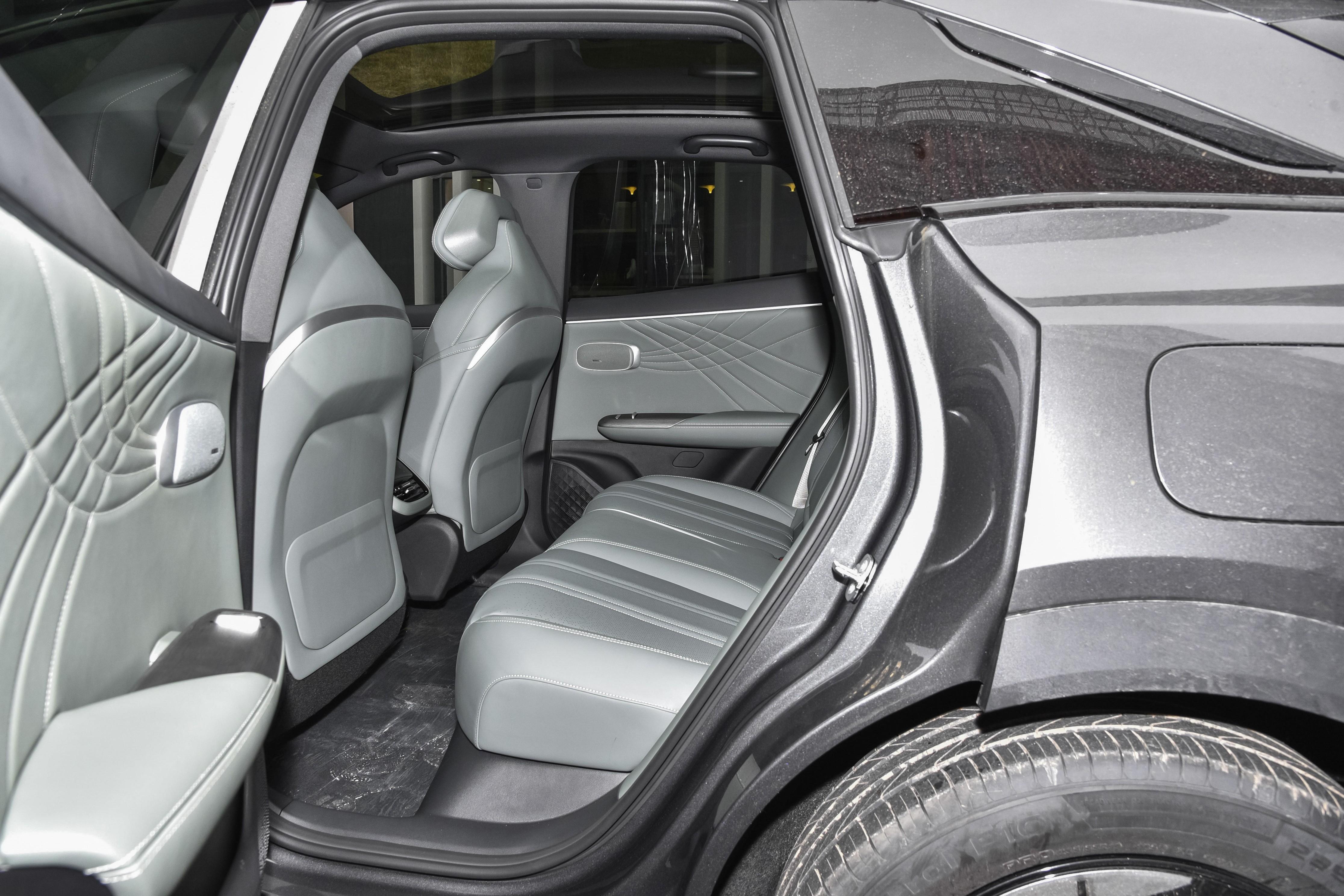 深蓝S07与长安启源Q07对比,同为家用级SUV,谁的综合实力更强?