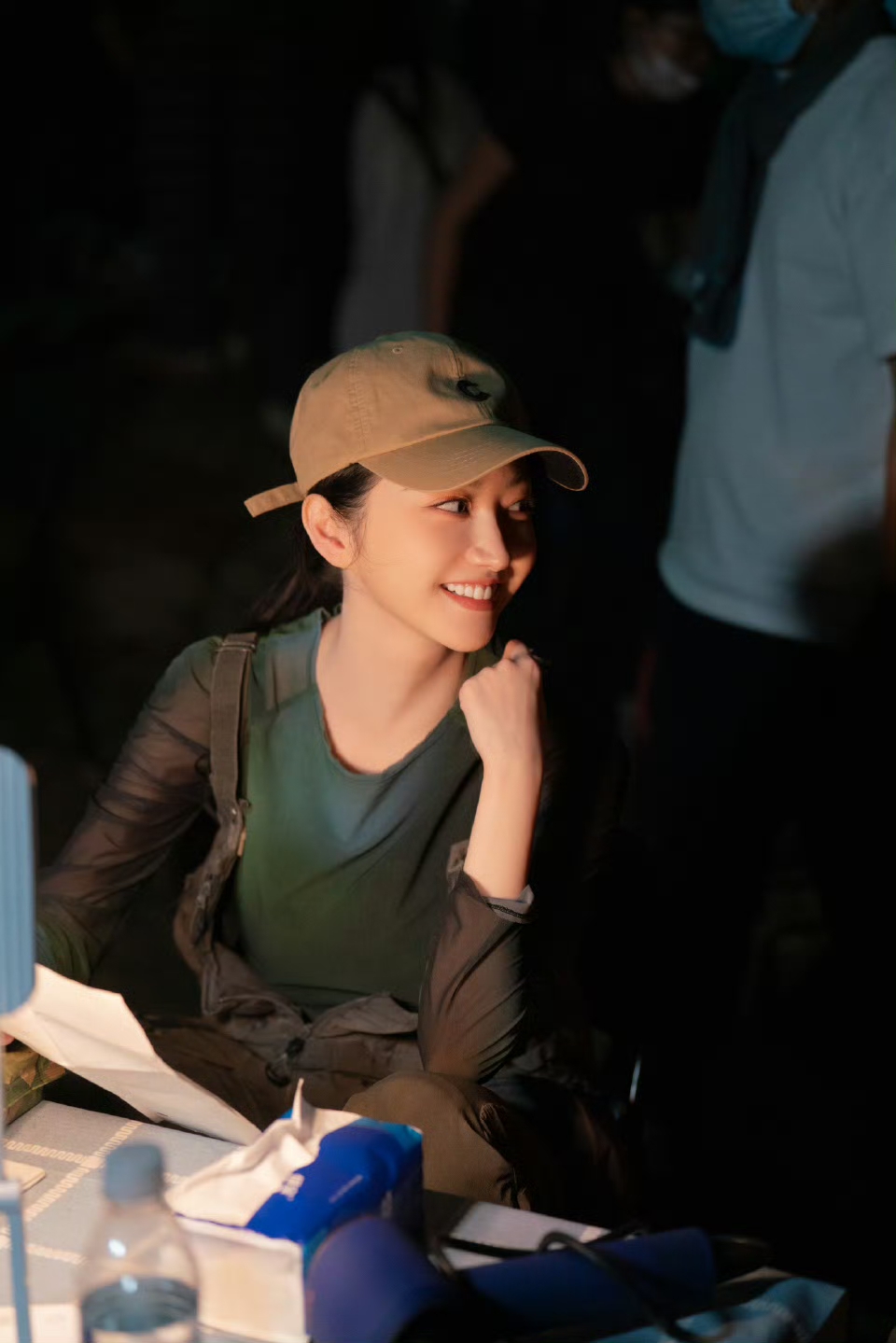 景甜今日剧照花絮，工作中的样子好美