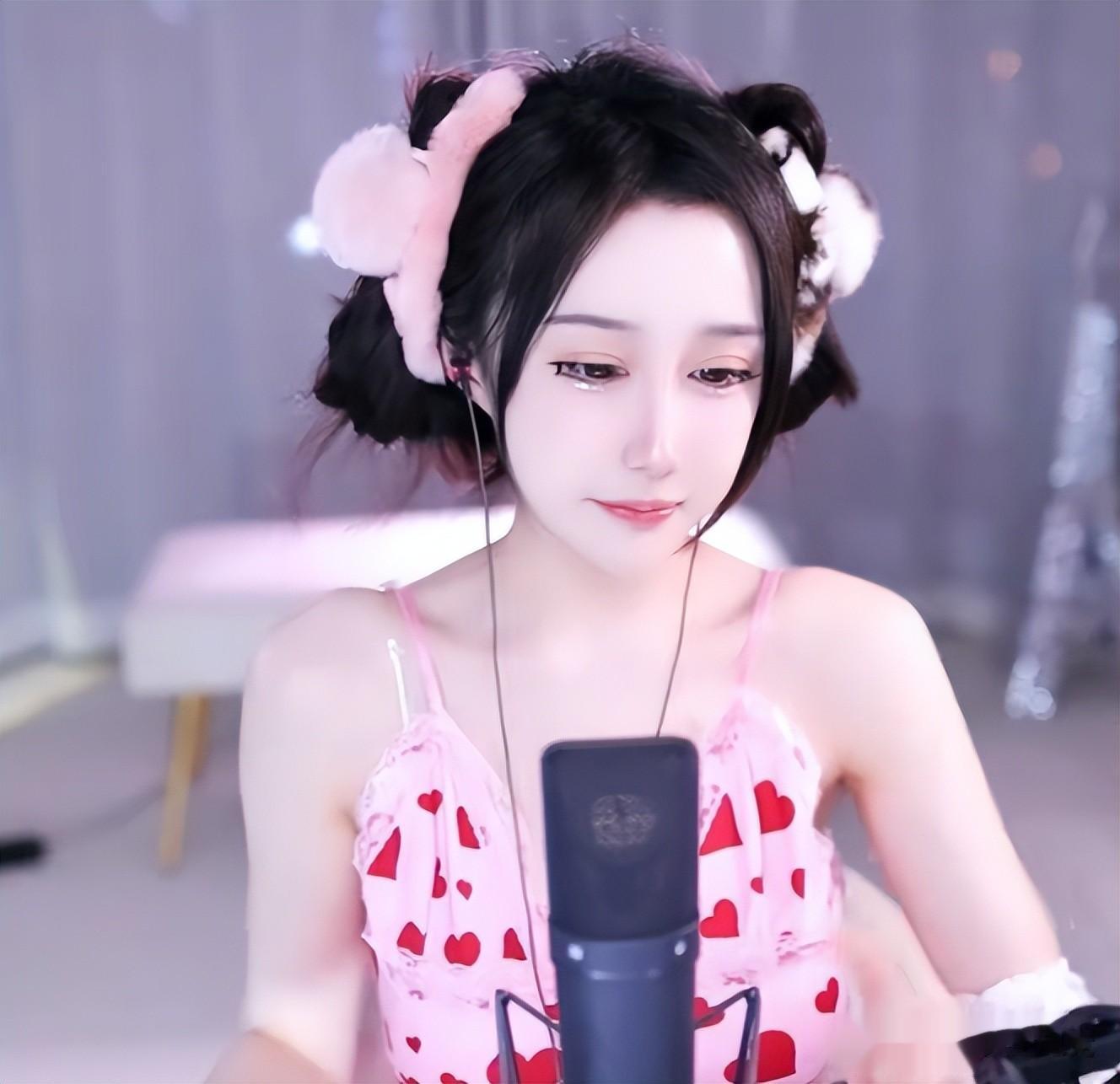 女主播跳槽后人气大不如前,直言自己现在没有人气,只剩下气人