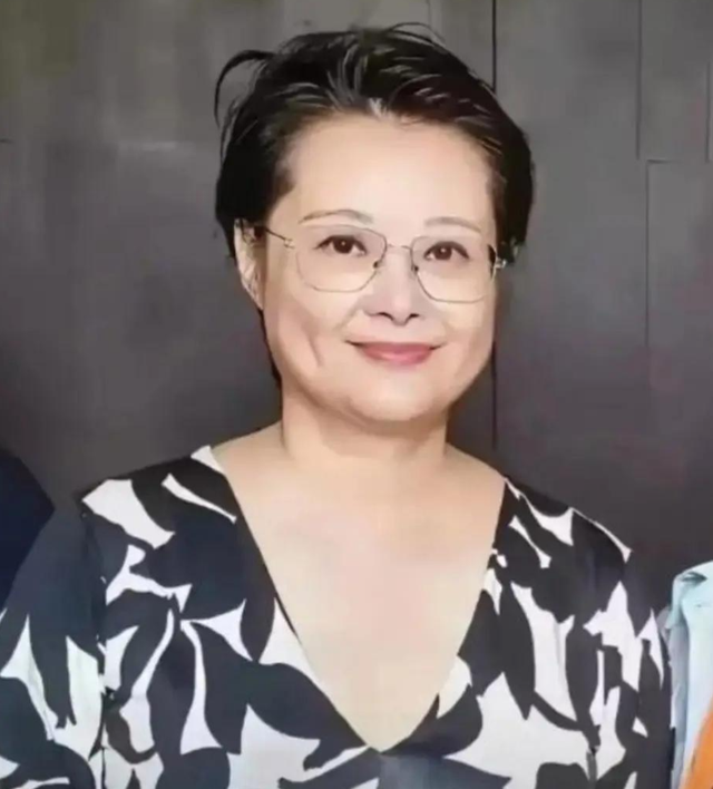 这6位发福的女星好可惜！年轻时倾国倾城，老了却胖成“土肥圆”