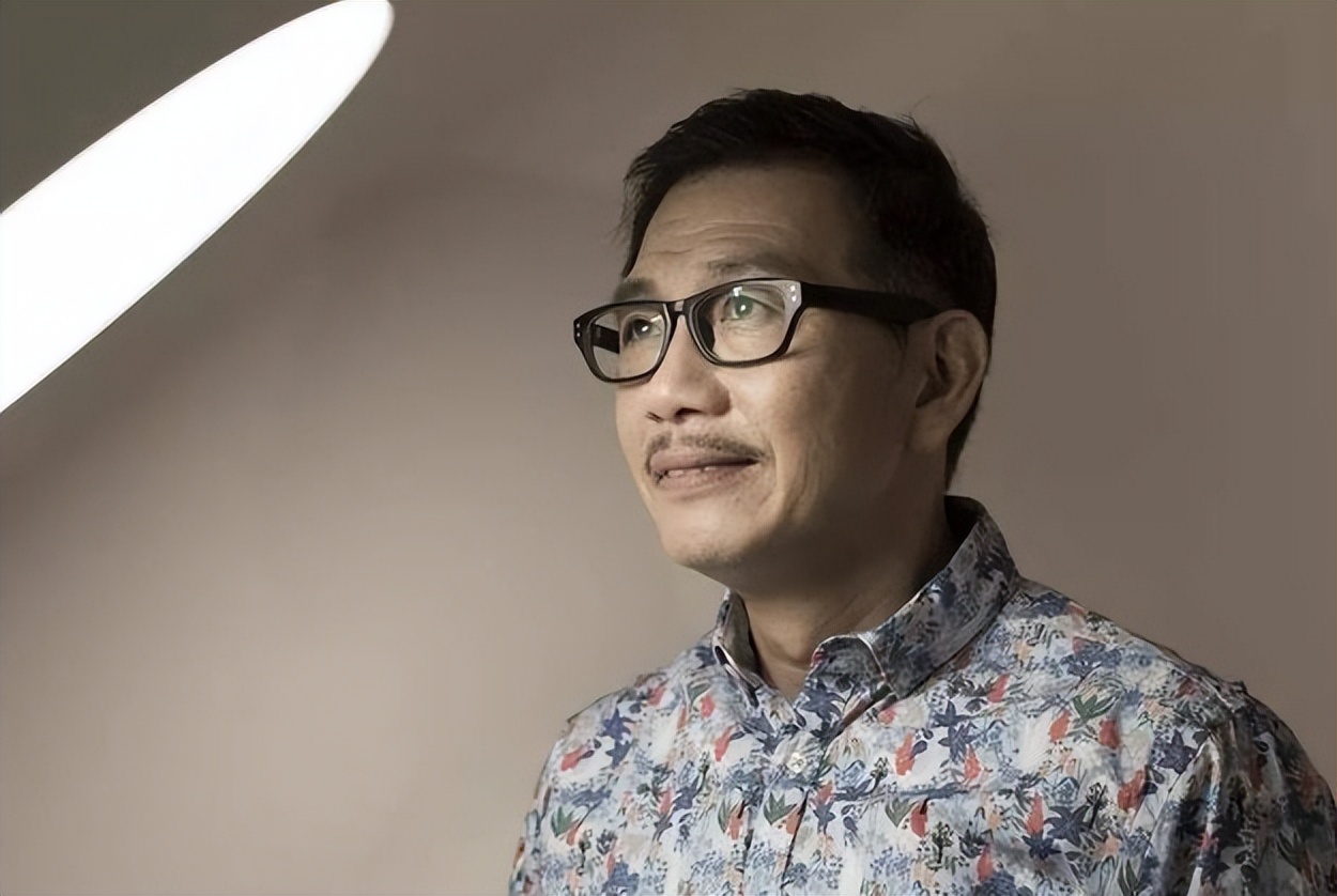 金鸡奖这一夜，人情世故、江湖地位，在袁富华身上展现得淋漓尽致