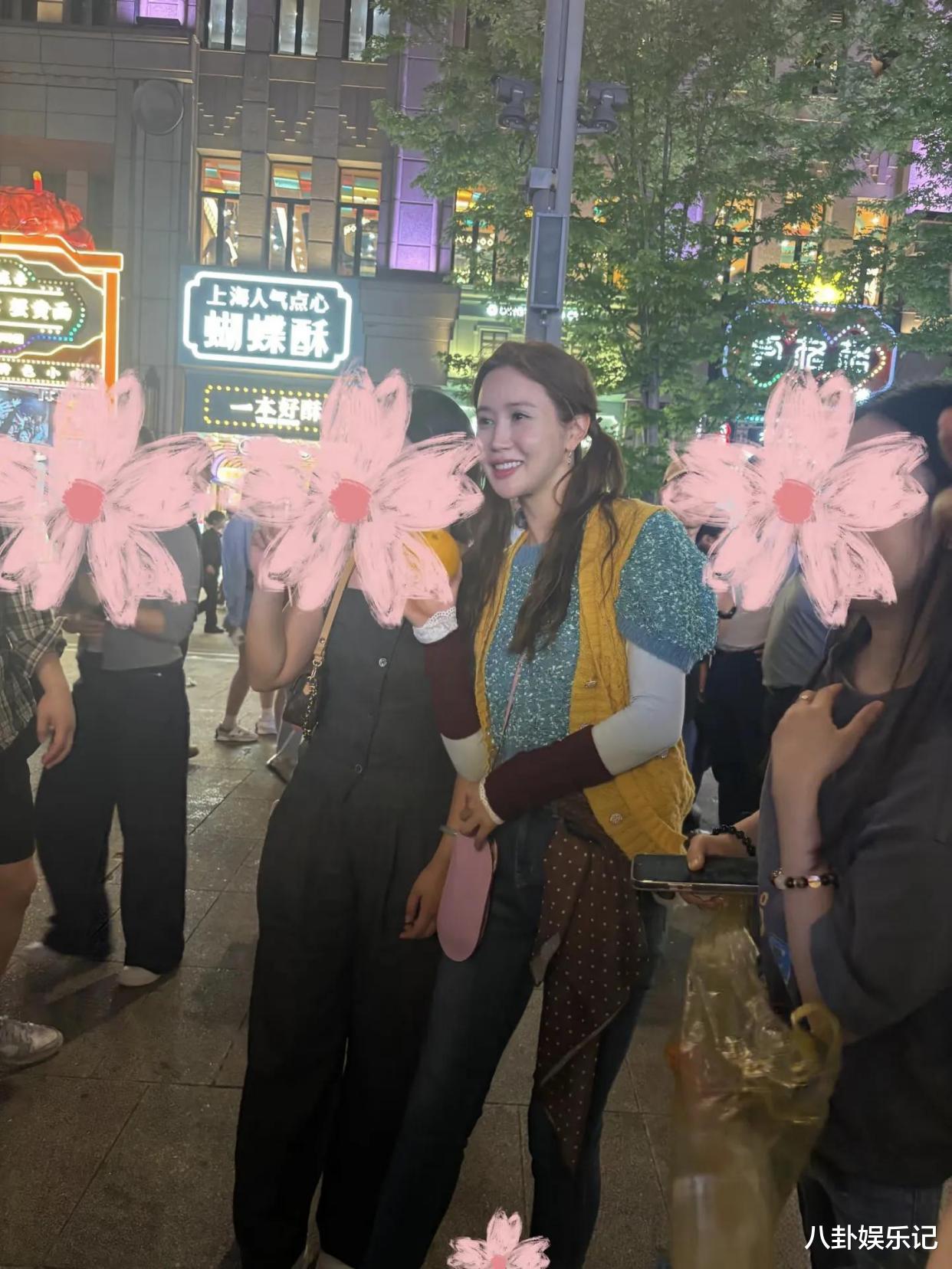 41岁韩星李多海在上海街头被偶遇!脸部硅胶感很重,穿搭被嘲像村姑