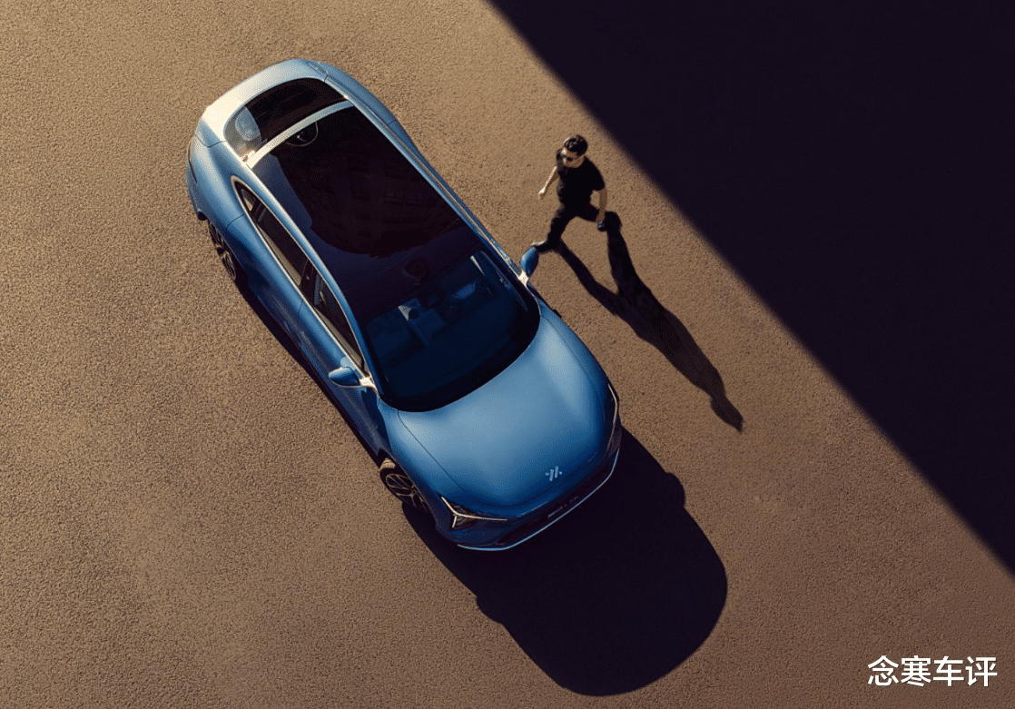 自带超充桩！智己LS6超级增程：1500公里续航+大五座+19.79万起售