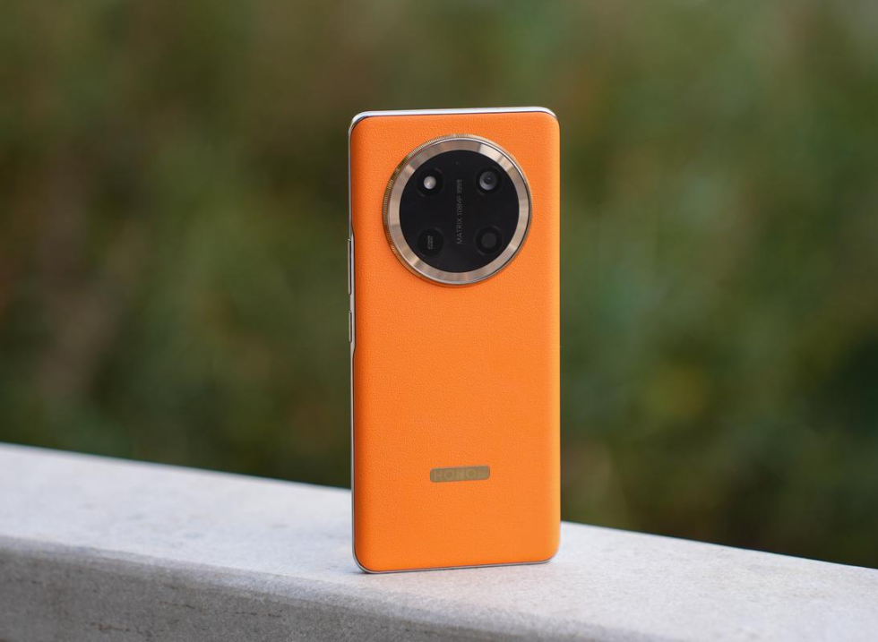 荣耀不甘示弱,512GB+卫星通信+一亿像素+十面抗摔,低至1759元起