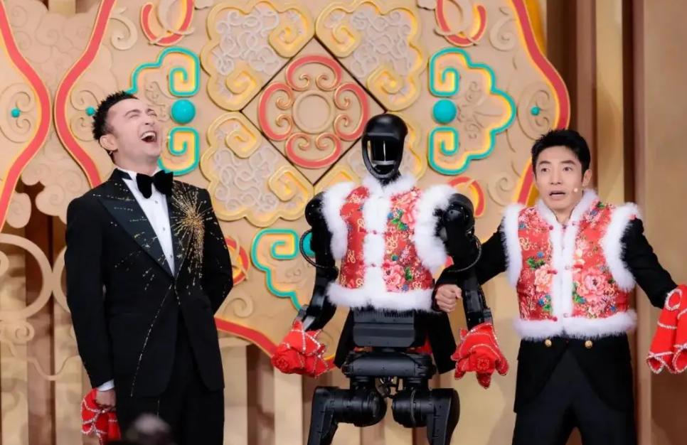 2026年春晚主持人官宣不到24小时,恶心一幕发生 尼格买提被骂惨了