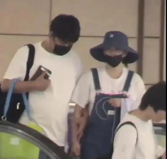 阚清子晒孕肚照官宣怀孕!肚大如萝看着快生了,老公是刘敏涛老板