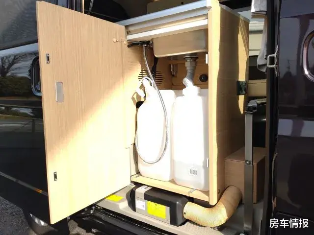 男人看了绝对动心!车长3.4米的铃木宿营车,非常适合一个人放松