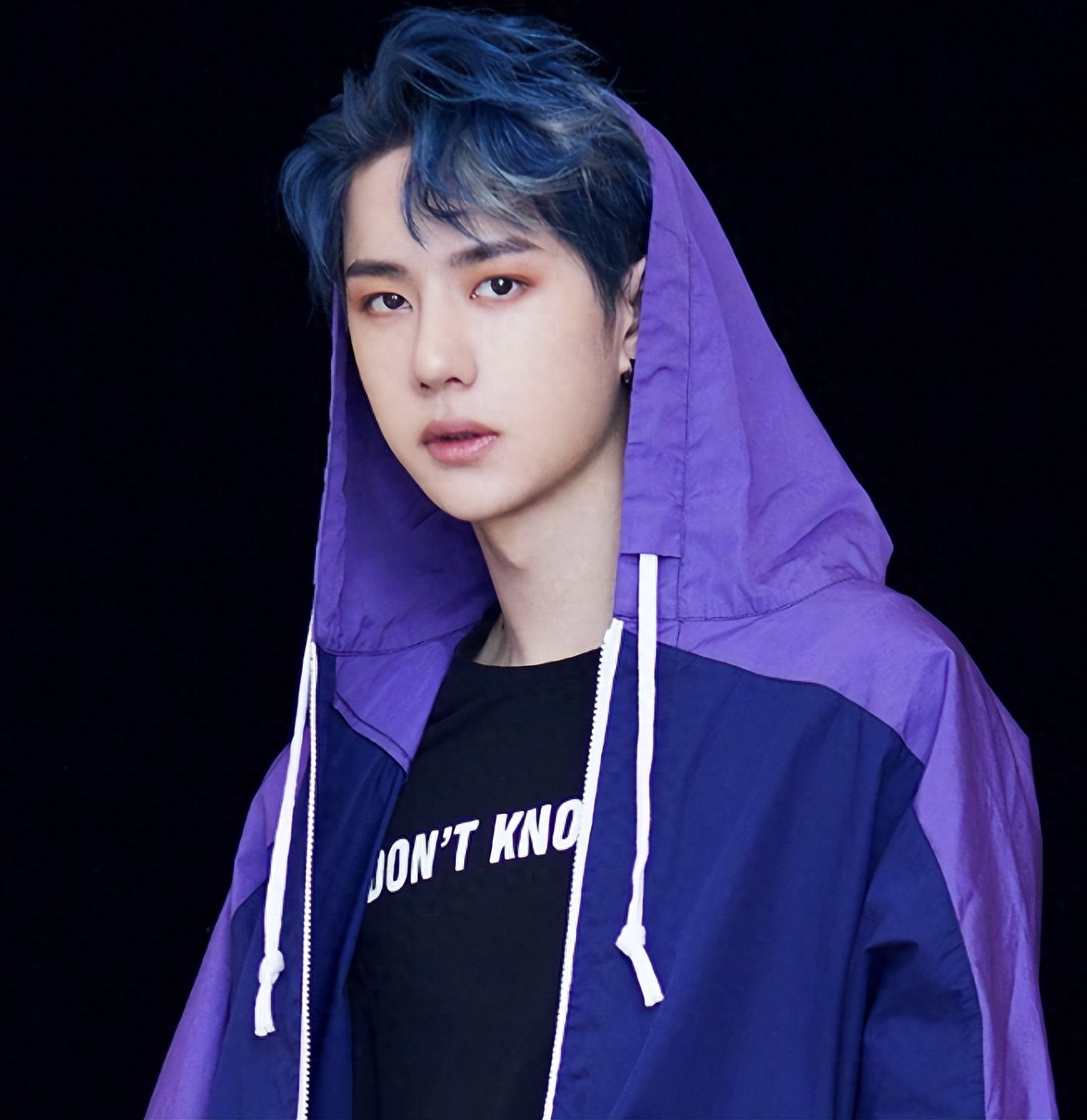 绝望的文盲刚两年,王一博就以这种方式登上神坛,官媒亲自确认