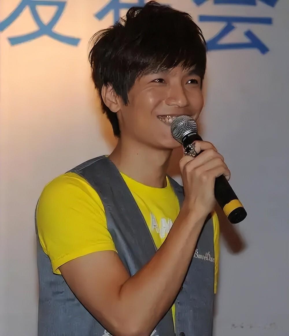 原来她就是陈楚生的妻子，怪不得41岁能逆风翻盘，娶个贤妻旺三代