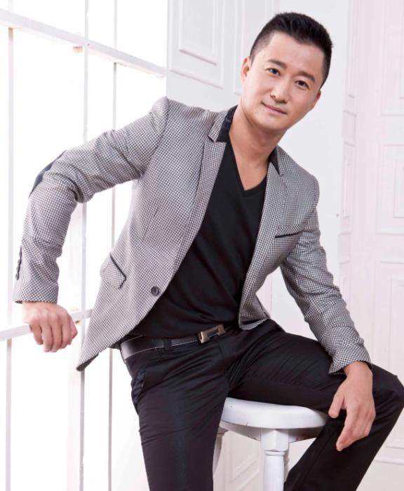 王菲也没想到，谢霆锋会因《镖人》吴京的一个举动，落得口碑暴跌