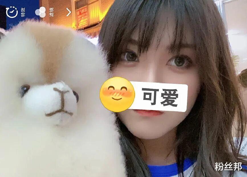 小团团近照曝光!欧美御姐范儿惊艳网友,粉丝狂赞“颜值升级”