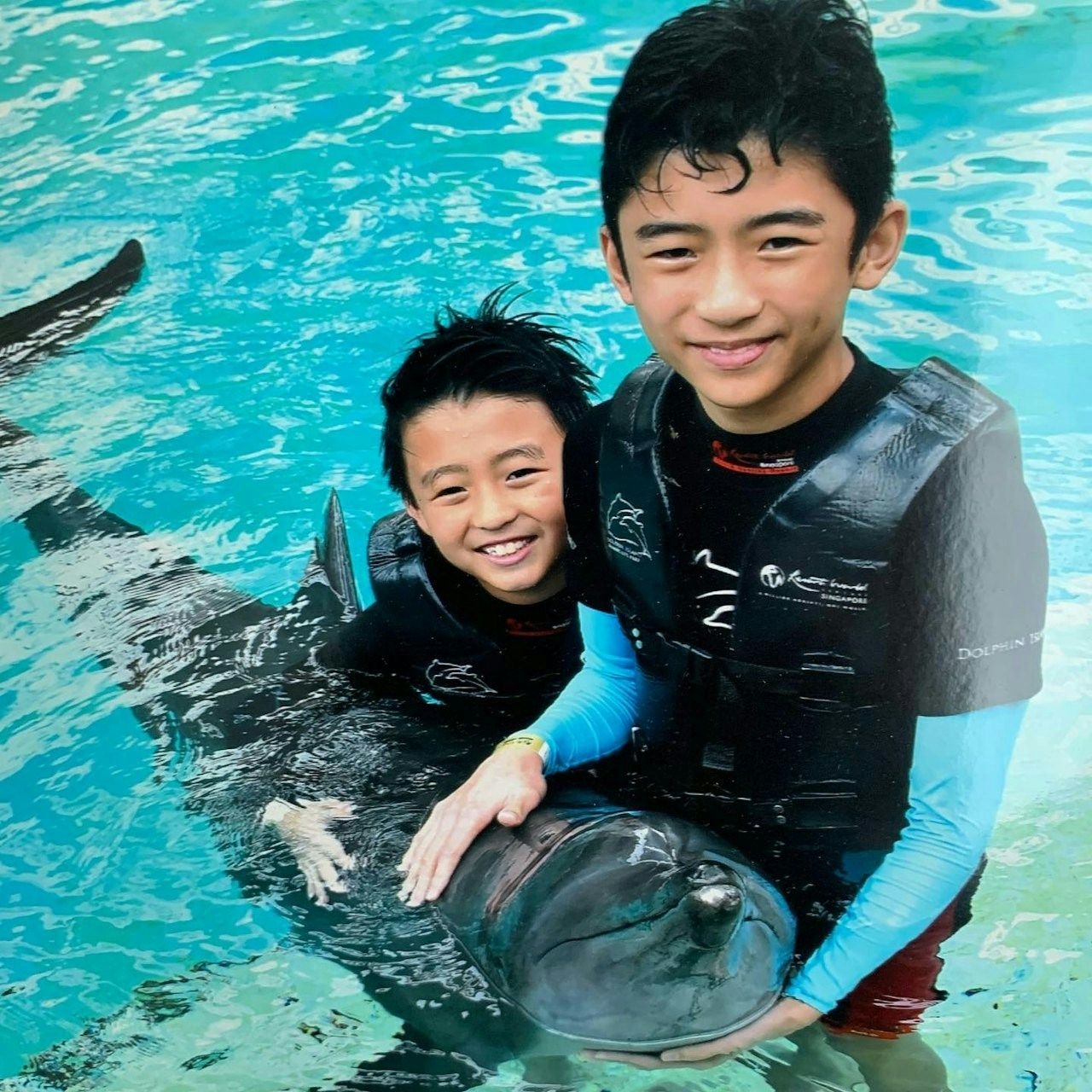 张柏芝自曝左耳弱听疑家族遗传，大儿子反成严厉管家惊呆众人