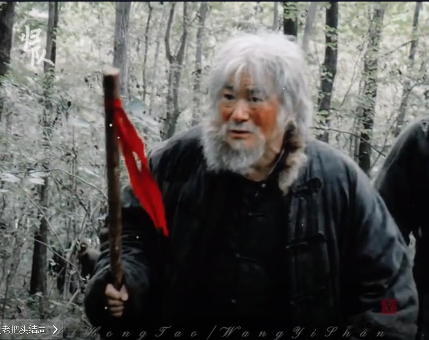 原来李洪涛的妻子是她，夫妻低调恩爱34年，两个小嗜好让妻子烦恼