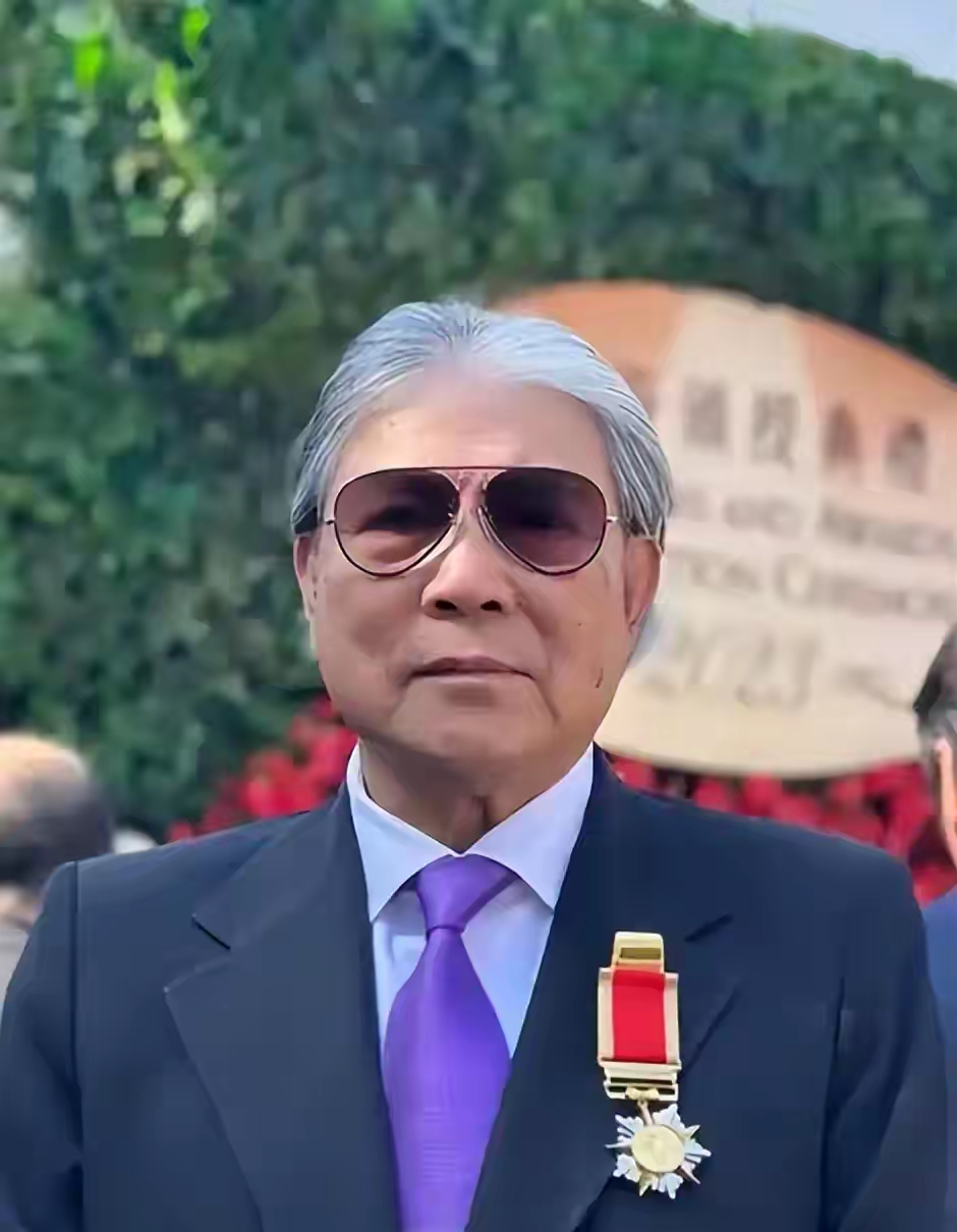 郭晶晶也没想到,79岁公公霍震霆再破天花板,让整个豪门圈沉默了