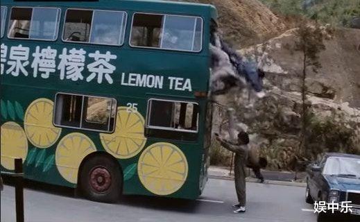 钟发怒斥成龙：李健生拍《警察故事》跳巴士昏迷无人理！